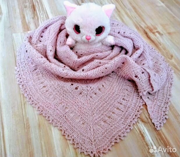 Бактус ручной вязки