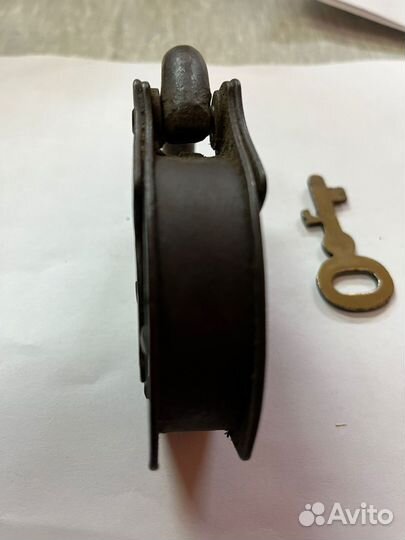 Старинный амбарный замок