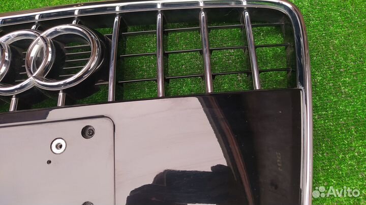 Решетка радиатора на Audi Q7 2009-2015