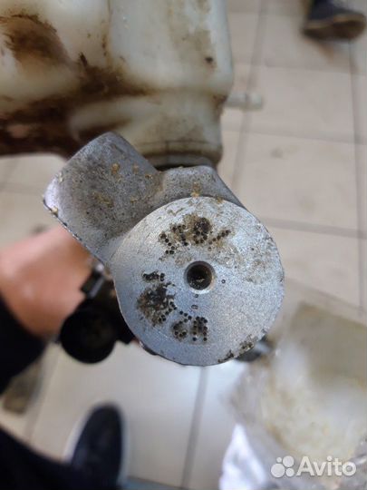 Главный тормозной цилиндр Skoda Octavia A5