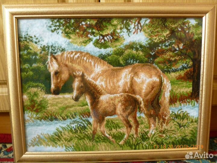 Картина вышитая крестиком в рамке