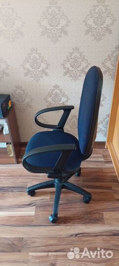 Компьютеоный стол+кресло