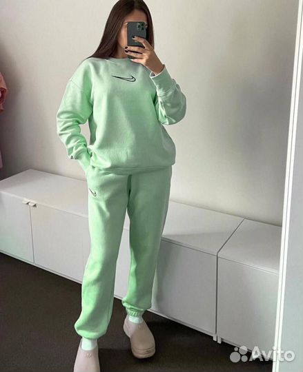 Спортивный костюм женский