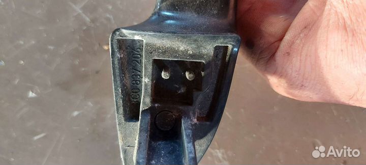 Ручка двери передней правой на volkswagen passat b