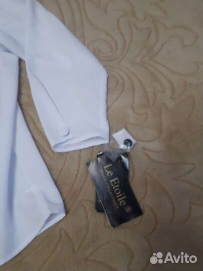 Белая блузка