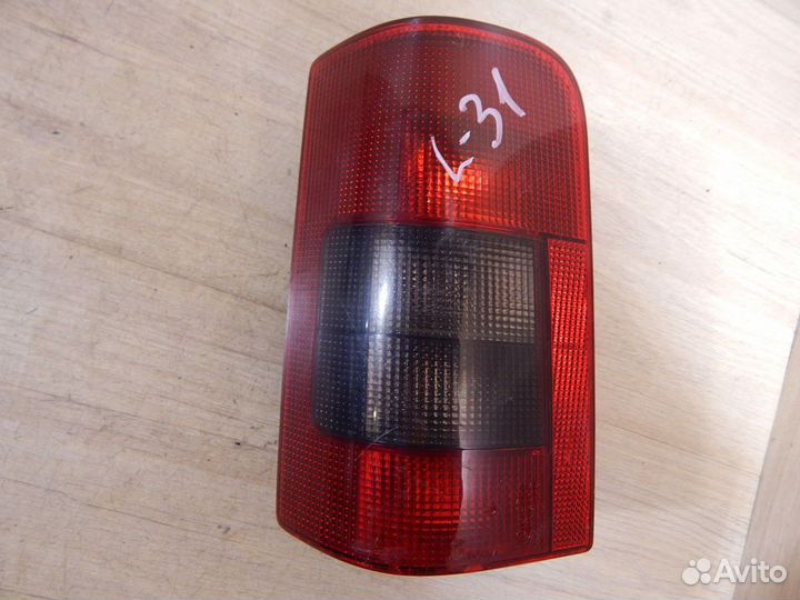 Фонарь задний левый Peugeot Partner