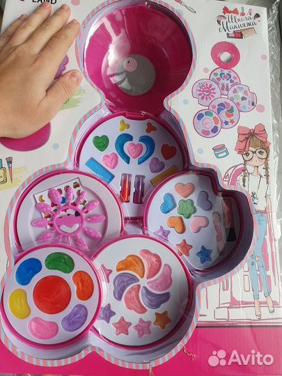 Набор косметики для девочки новый