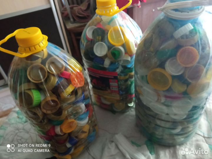 Крышки пластиковые от бутылки