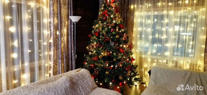 Ель искуственная с ирушками