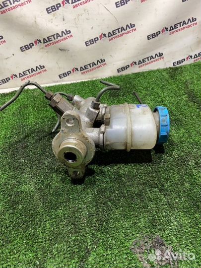 Главный тормозной цилиндр Nissan Almera N16 седан