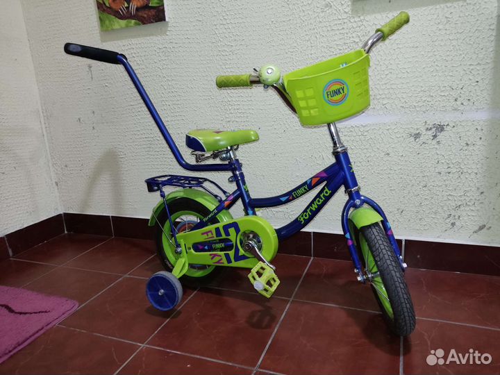 Детский велосипед с родительской ручкой