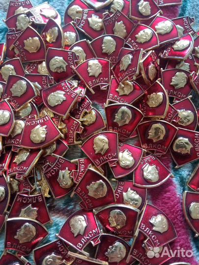 Значки Комсомольца СССР