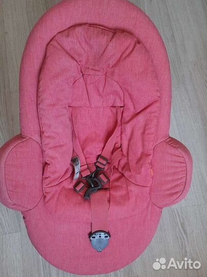 Шезлонг для новорожденных Bouncer от Stokke