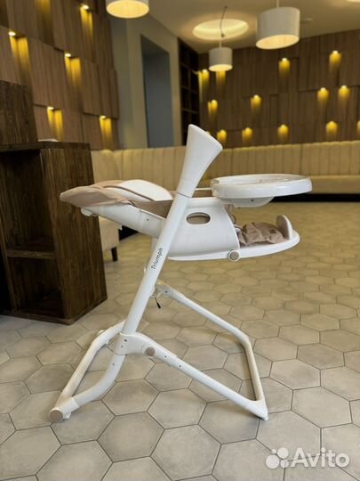 Стульчик - качеля для кормления Carrello Triumph
