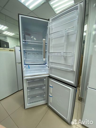 Серебристый холодильник Dexp NoFrost (200 см) /72