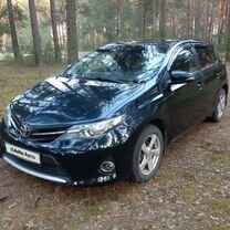 Toyota Auris 1.6 MT, 2014, 135 900 км, с пробегом, цена 1 230 000 руб.