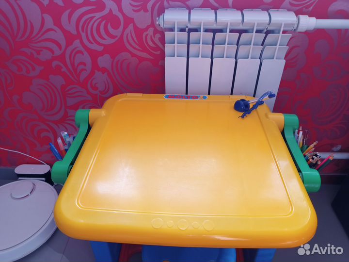 Детский столик и стульчик