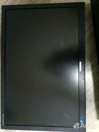 Стойки под мониторы и мониторы