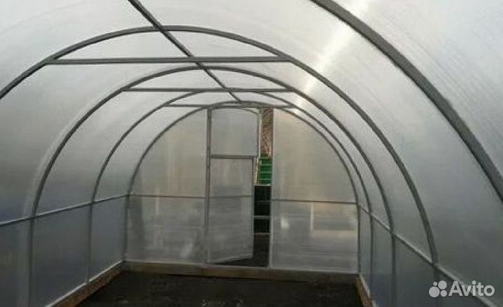 Теплица крепкая