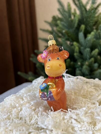 Ёлочная игрушка Бычок с цветами Польша