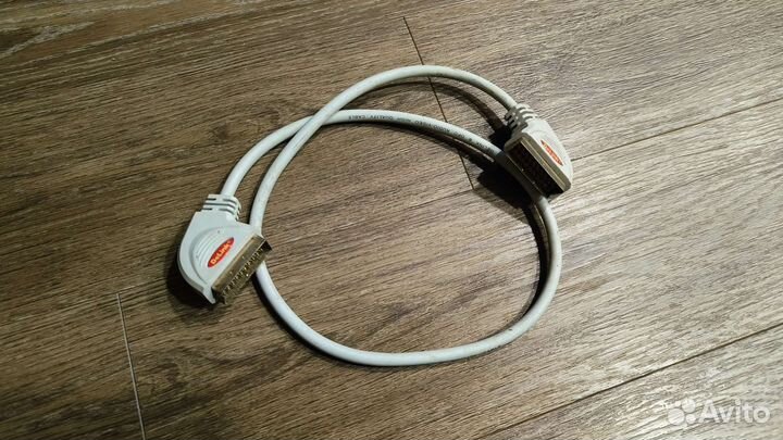 Кабели, разветвители и переходники