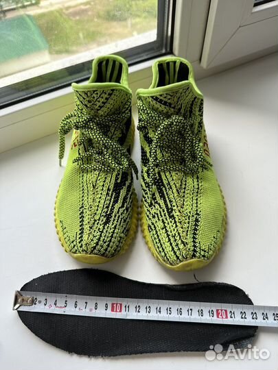 Кроссовки Yeezy boost