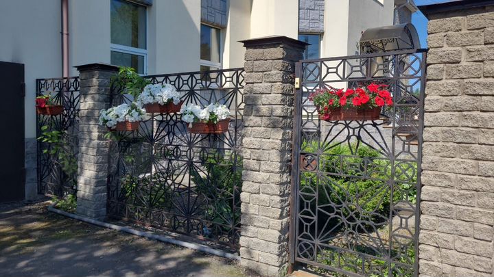 Коттедж 330 м² на участке 12 сот.