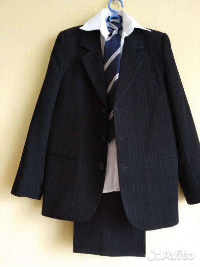Костюм и рубашка для школы