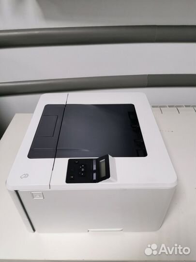 Принтер HP LaserJet Pro M402dw c Wi-Fi