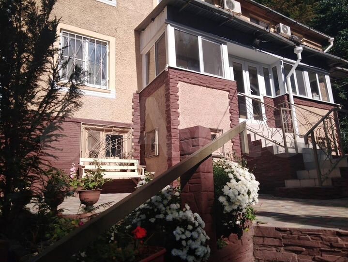 Дом 236 м² на участке 9 сот.