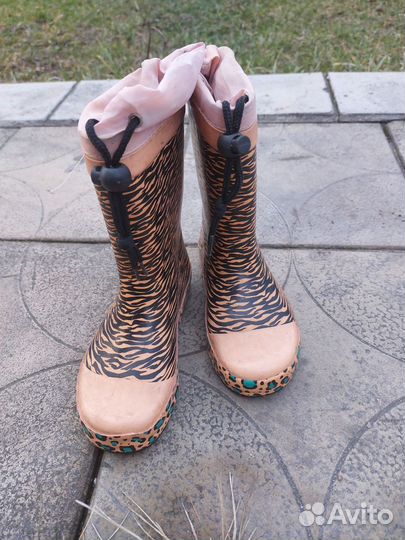 Сапожки резиновые на девочку