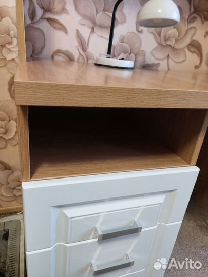 Письменный стол/ компьютерный стол