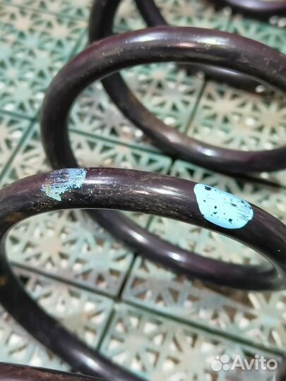 Пружины передние на Nissan Cube Z10