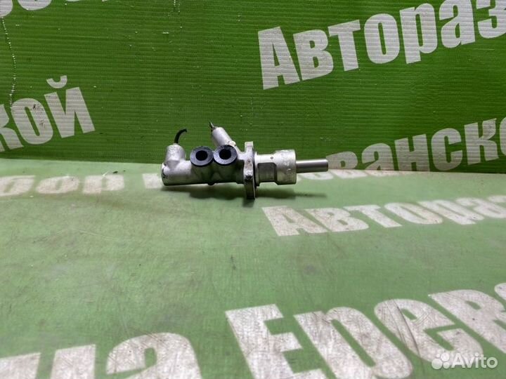 Главный тормозной цилиндр Opel Omega B X20XE