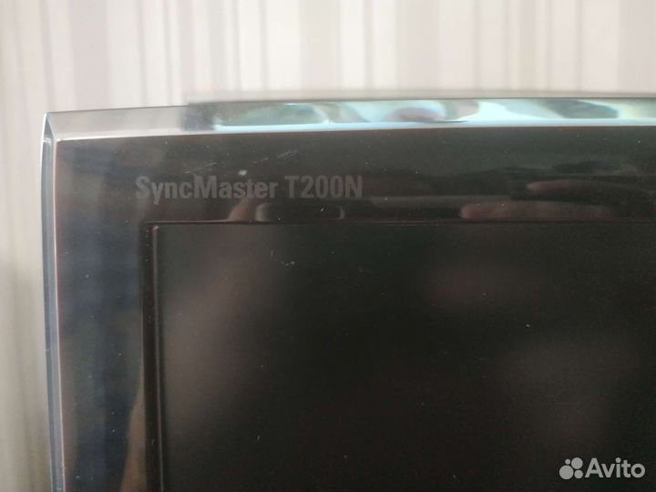 Широкоформатный монитор Samsung SyncMaster T200N