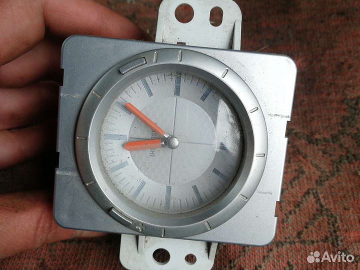 Часы Митсубиси Аутлендер 1