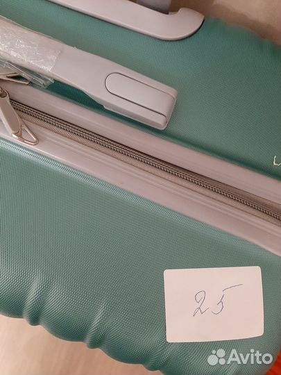 Чемодан на колесах большой