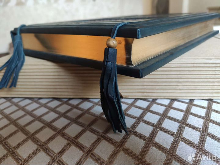 Книга подарочная в кожаном переплете Омар Хайям