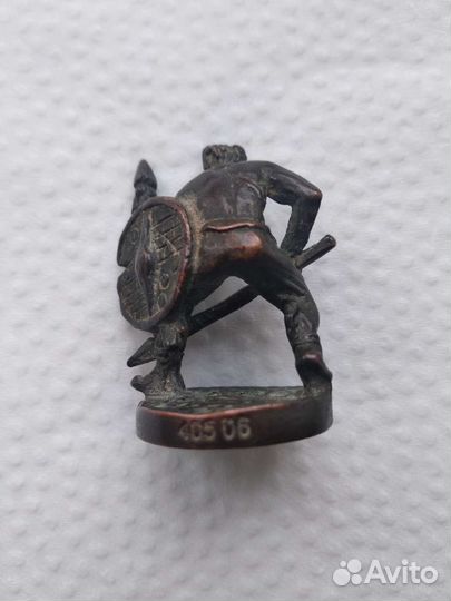 Бронзовая фигура гладиатор
