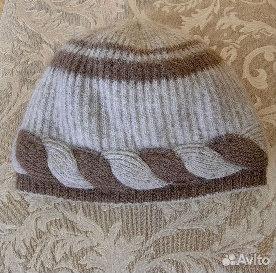 Шапка вязанная,шерстяная, женская. На 57 размер