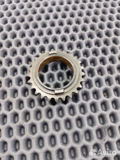 Yamaha YZF R1 2004-2005 шестерня маслонасоса
