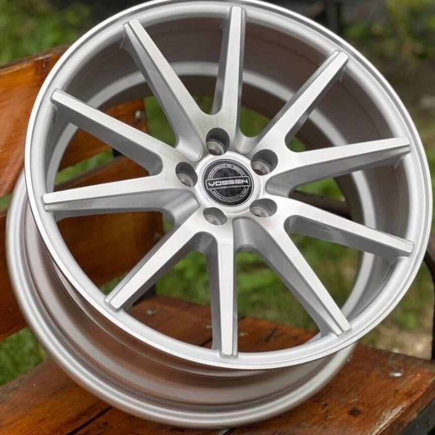 Литые диски Vossen VFS-1 7.5×R17 5×100