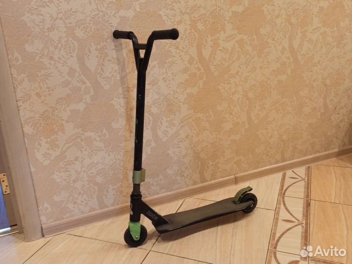 Трюковый самокат Explore