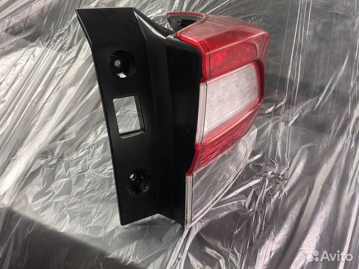 Продам фонарь задний правый,на Subaru XV 2017-2019