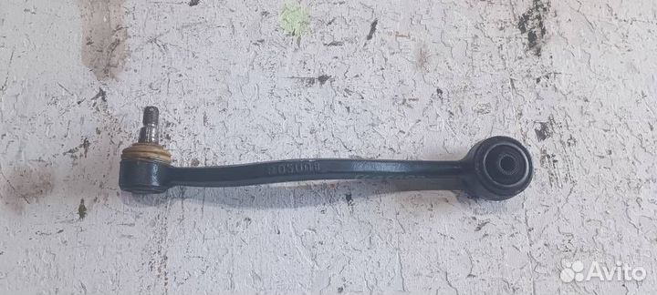 Рычаг передний правый поперечный