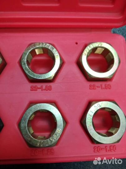 Набор плашек для резьбы Force 8пр