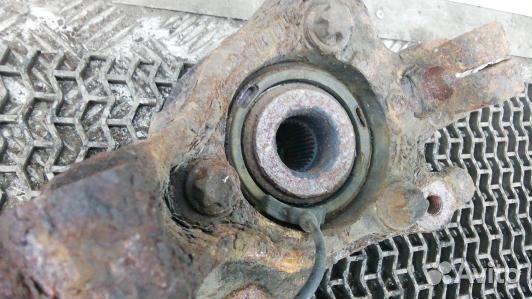 Ступица передняя правая opel zafira B (CEA17N901)