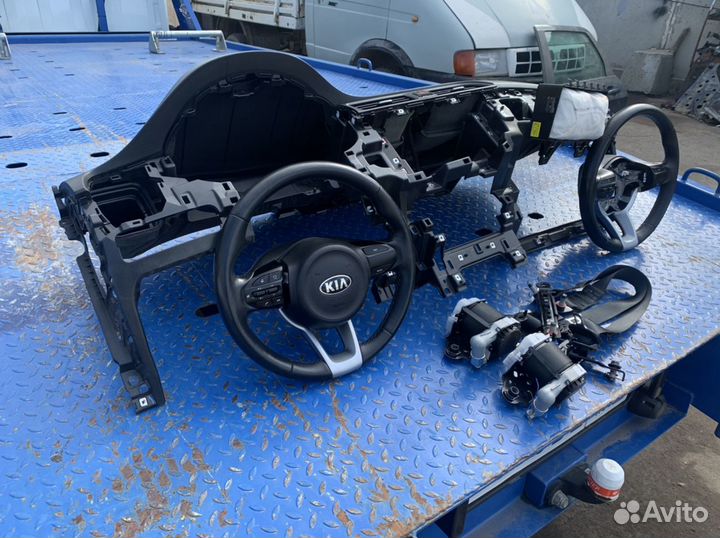 Торпедо Kia Rio 4 2017-2020