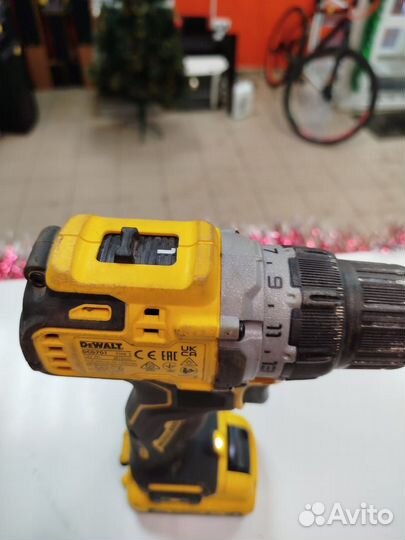 Шуруповерт DeWalt dcd701 d2 (к204)