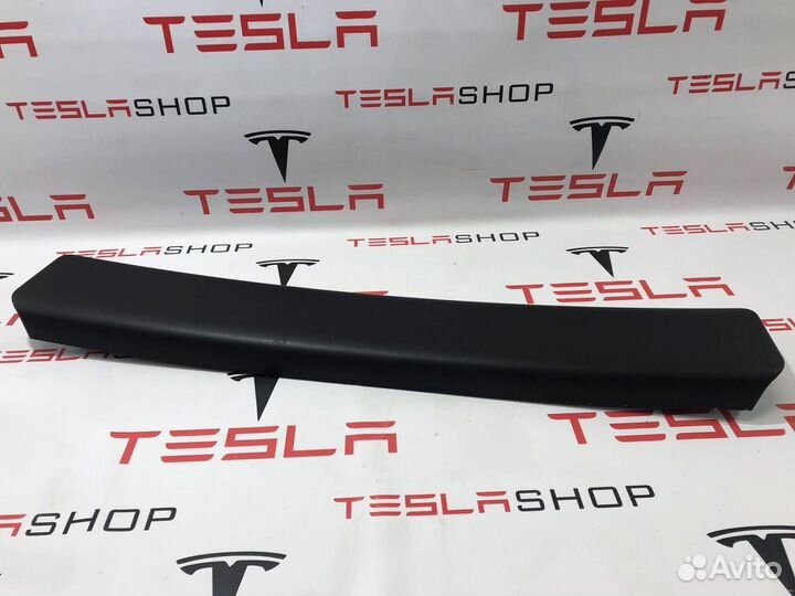 Панель панорамного потолка Tesla Model S 2015